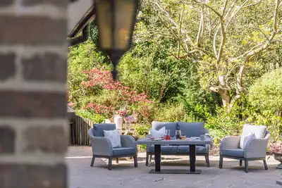 Chillington 4-Seat Lounge Set Adjustable Table - (Anthracite) - image 2