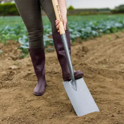 Kent & Stowe Carbon Steel Digging Spade FSC - image 3