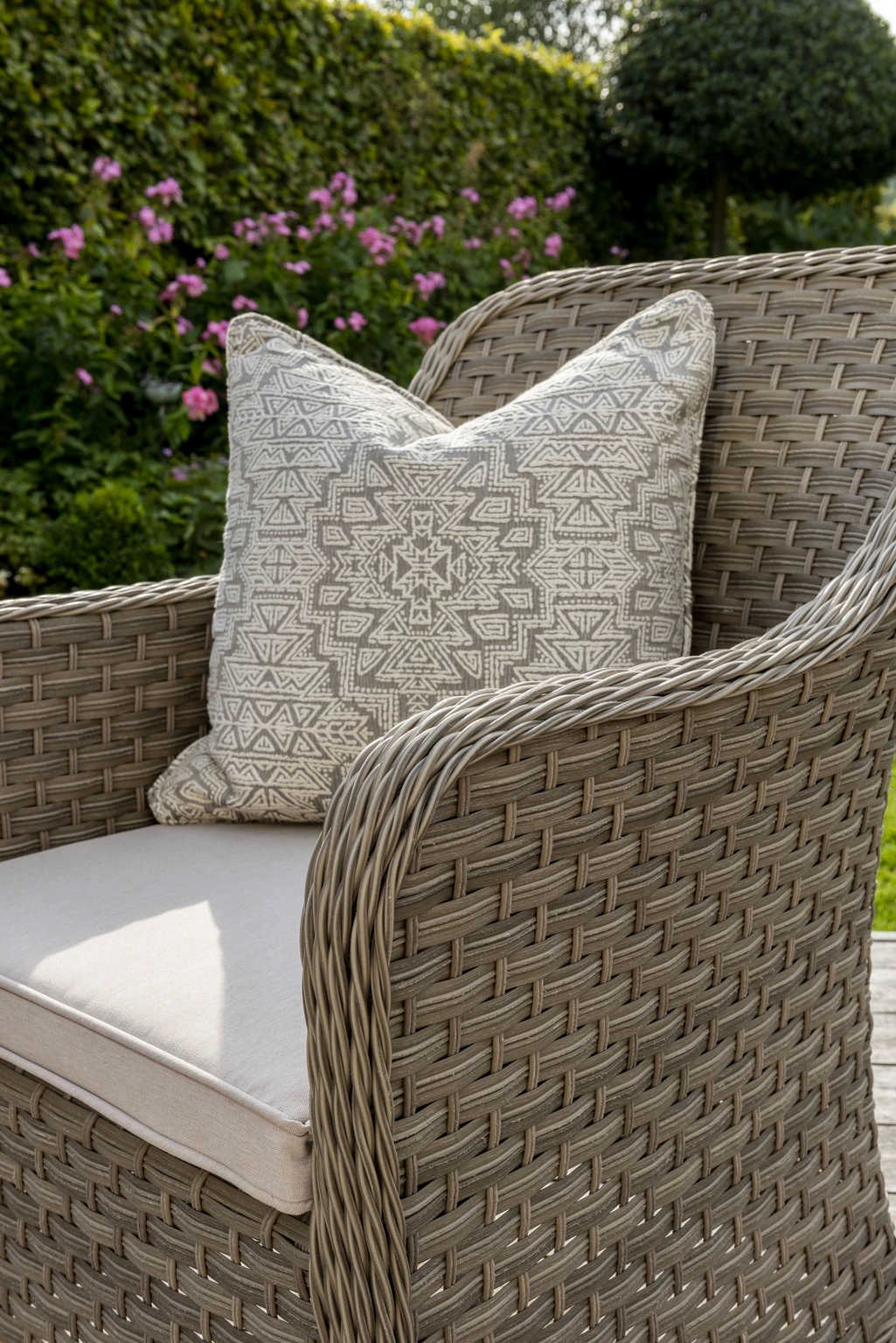 Kettler Charlbury 4 Seat Dining Set with Signature Cushions Codsall Wergs Wolverhampton Garden Centre Shopping